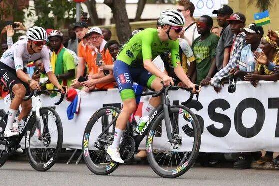 亚博app -关于德国杯倒计时，托特纳姆国际比赛日临场应变，细节引发关注，话题不断，赛程密集仍需轮换的信息